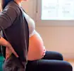 Mujer embarazada con contracciones de parto