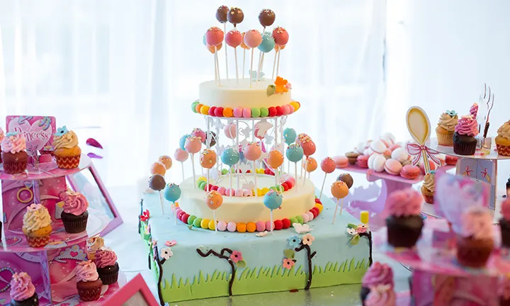 Baby shower cake pops