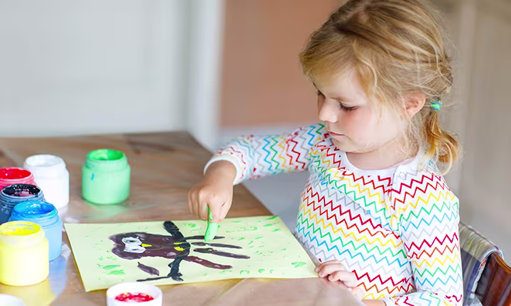 Toddler finger painting
