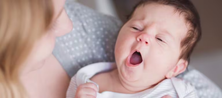 Ayuda a establecer una rutina del sueño del bebé