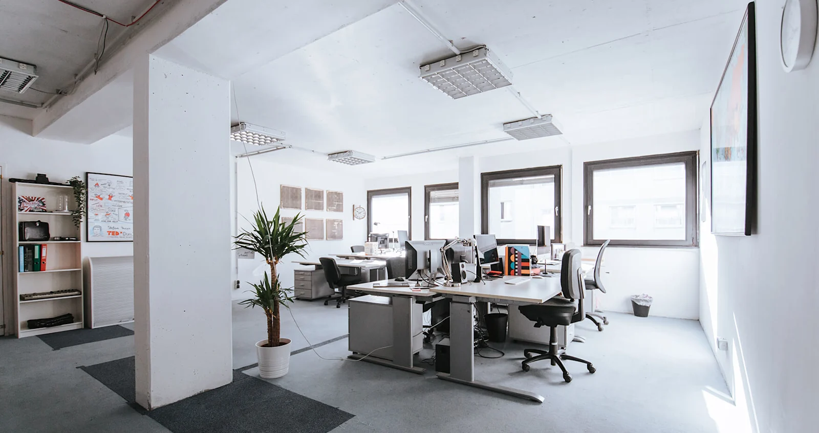 House of Bandits Wien Fix Desks