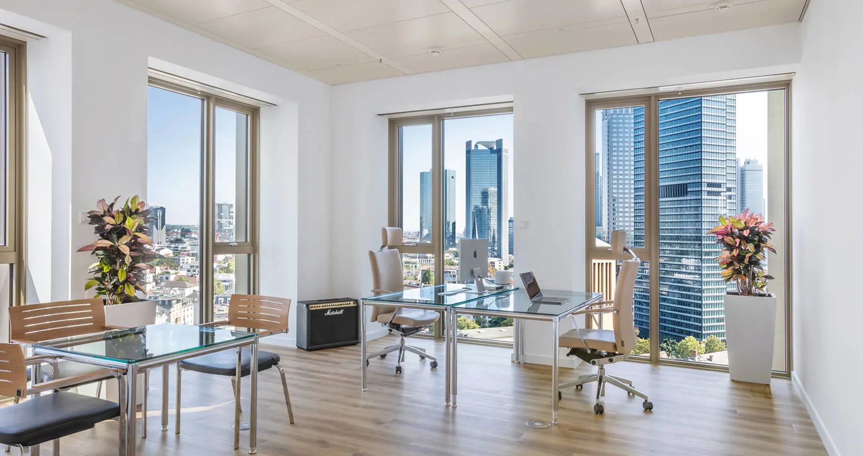 K-1 BusinessClub Tower185