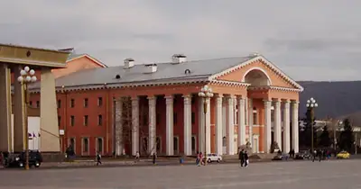 Улсын дуурь бүжгийн эрдмийн театрын барилга