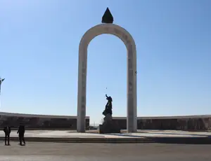 Монгол дайчдын дурсгалын хөшөө