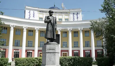 Маршал Чойбалсангийн хөшөө — зураг 1