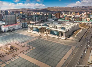 Жанжин Д.Сүхбаатарын талбай ба хөшөө — зураг 1