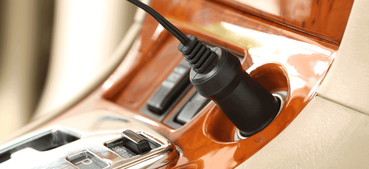 /car-guide/how-to-charge-laptop-in-car/ > How to charge laptop in car