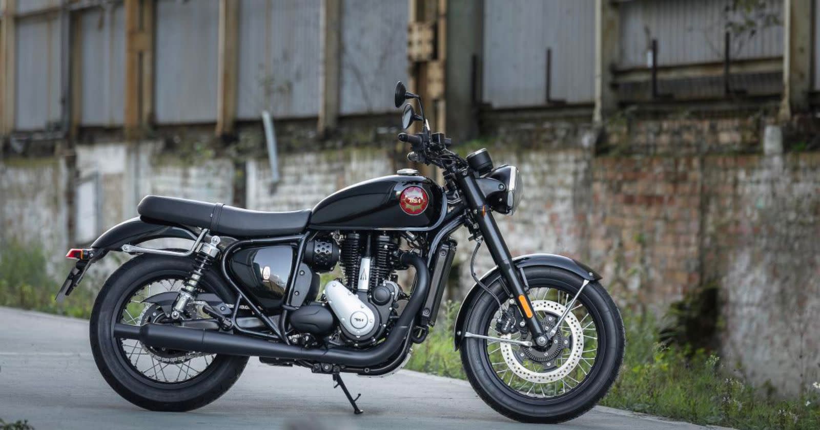 BSA Goldstar Debuts Shadow Black Color at Motorcycle Live Show 2023