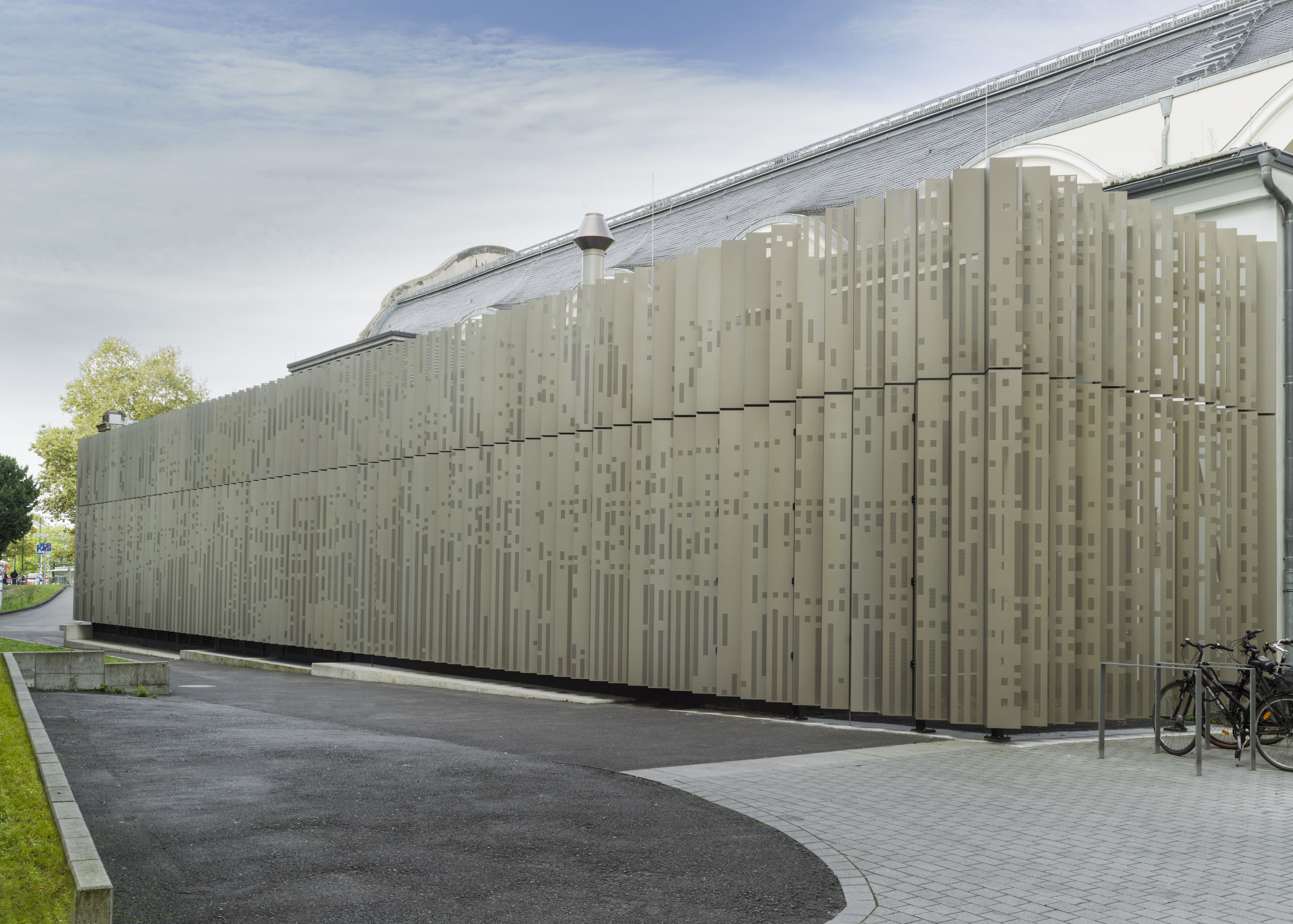Blechfassade Technische Uni in Darmstadt (Bildrechte Fotograf Carsten Costard)