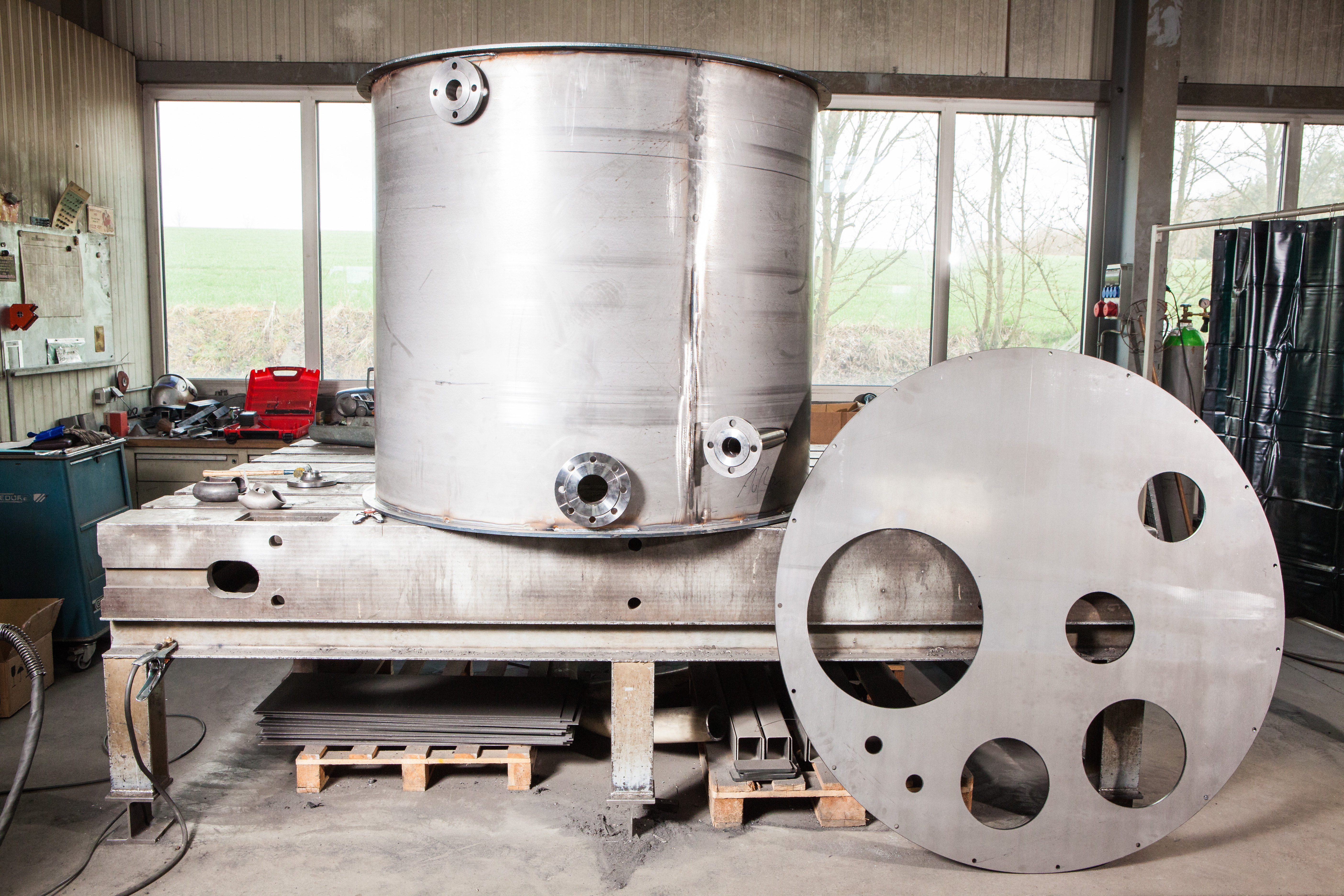 Kalkloesebehaelter aus Stahlblech 6mm