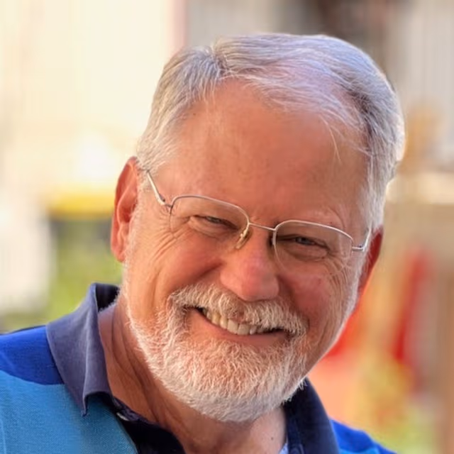 Headshot of Dan Russell