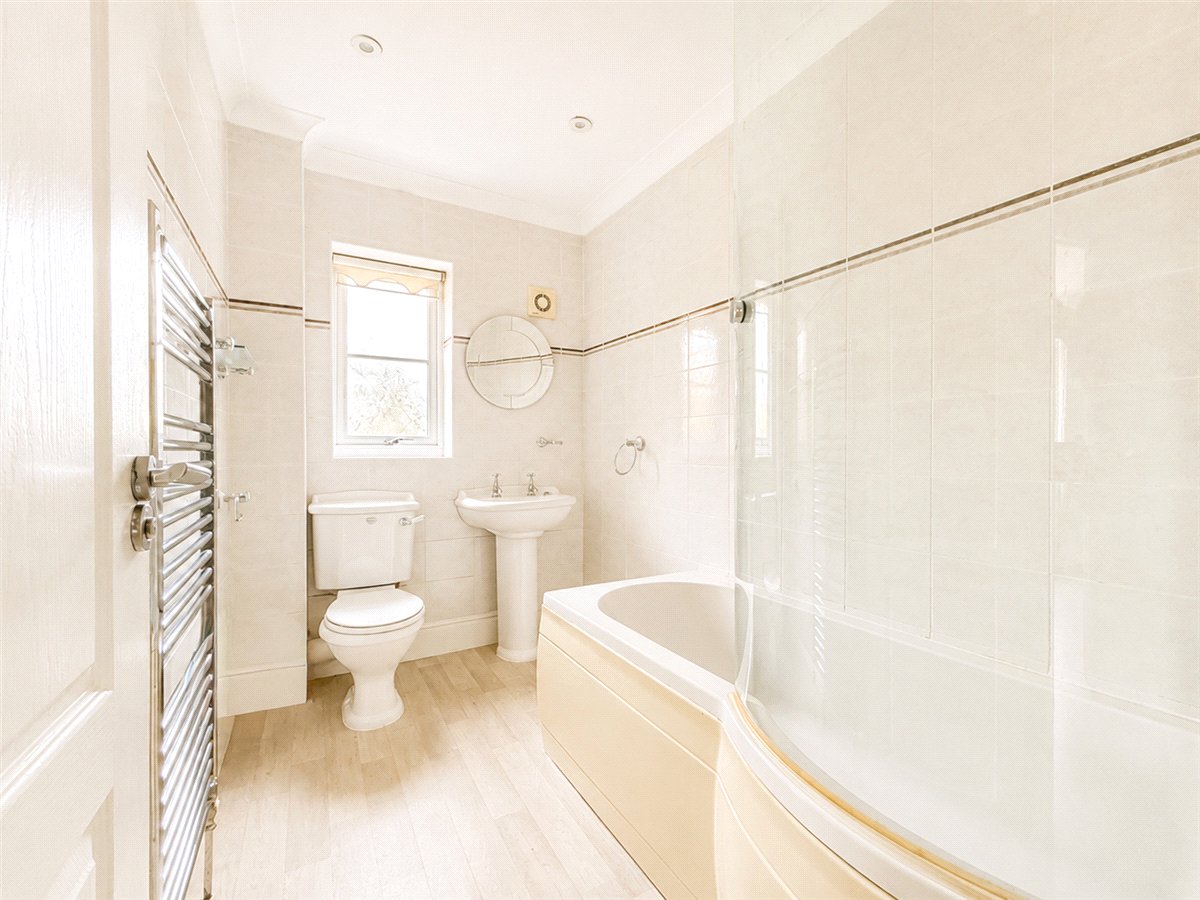 4 bedroom Bungalow, High Street, Longstanton, CB24 - Available, Image 11