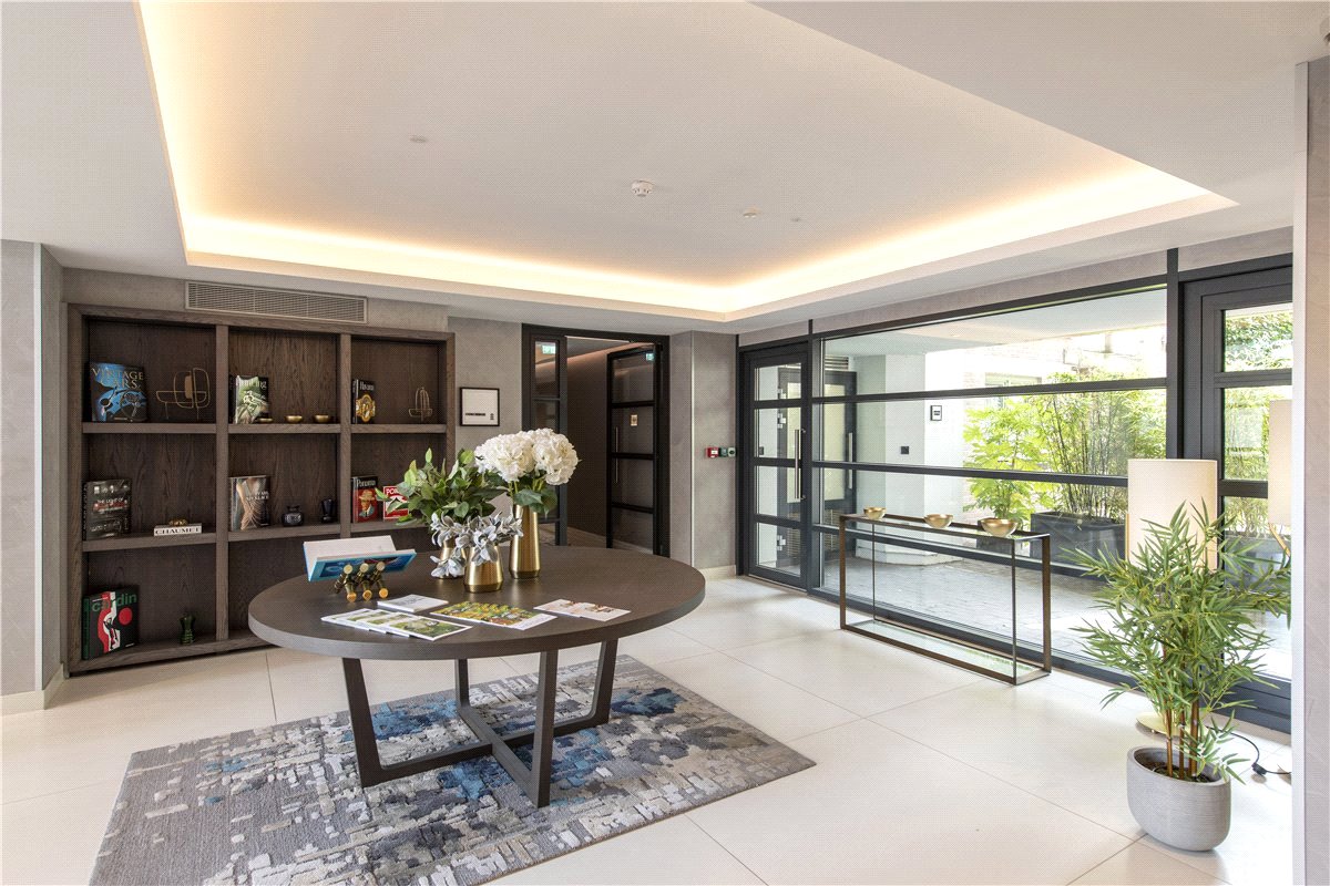 2 bedroom Flat, Kensington Gardens Square, Bayswater, W2 - Available, Image 1