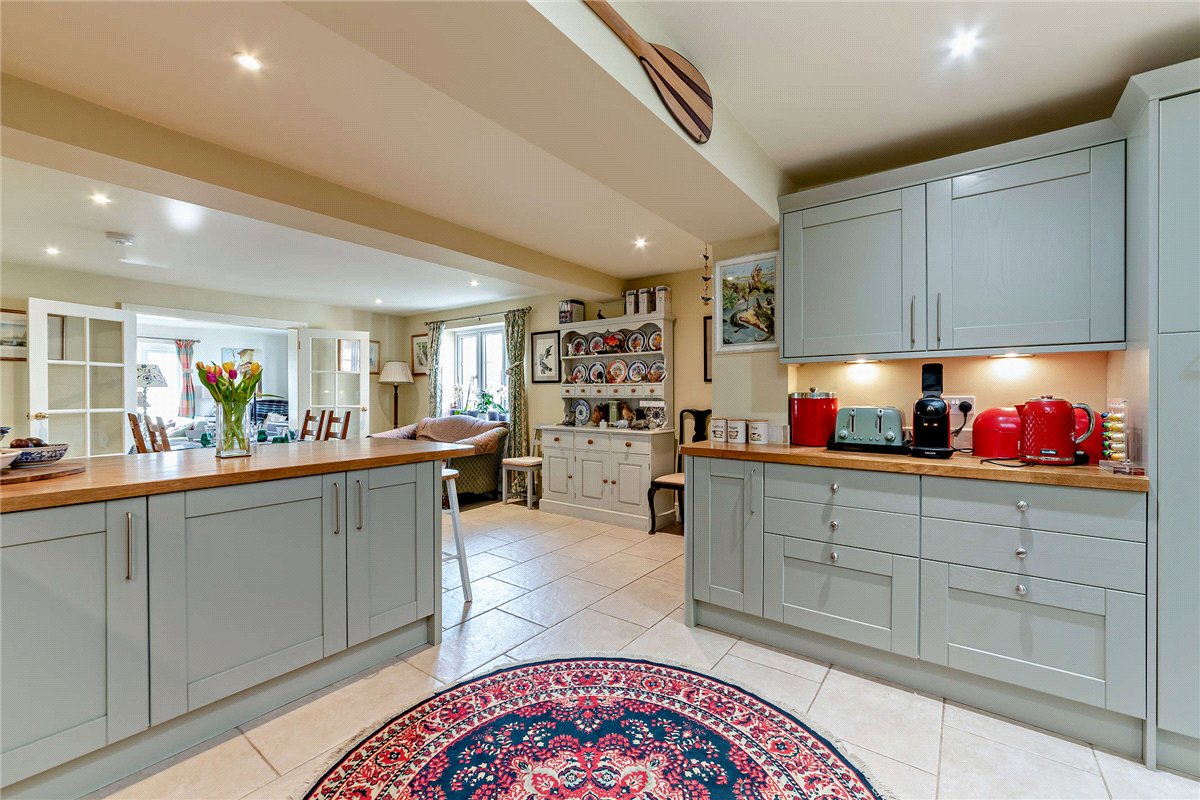 5 bedroom House, Burys Bank Road, Crookham Common, RG19 - Available, Image 20