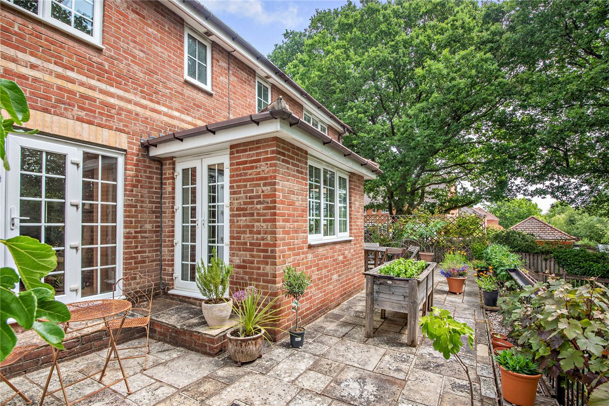 5 bedroom House, Spring Gardens, Newbury, RG20 - Sold STC, Image 1