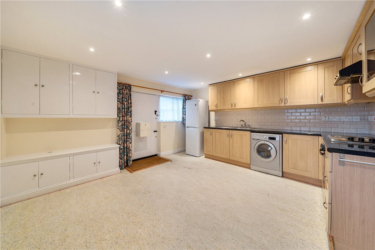 1 bedroom House, George Lane, Marlborough, SN8 - Available, Image 3