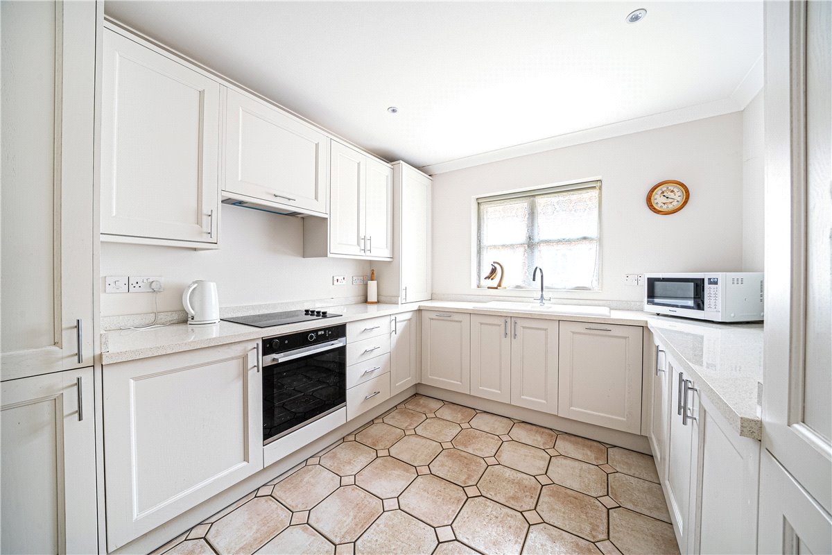 4 bedroom House, Kings Somborne, Stockbridge, SO20 - Available, Image 4