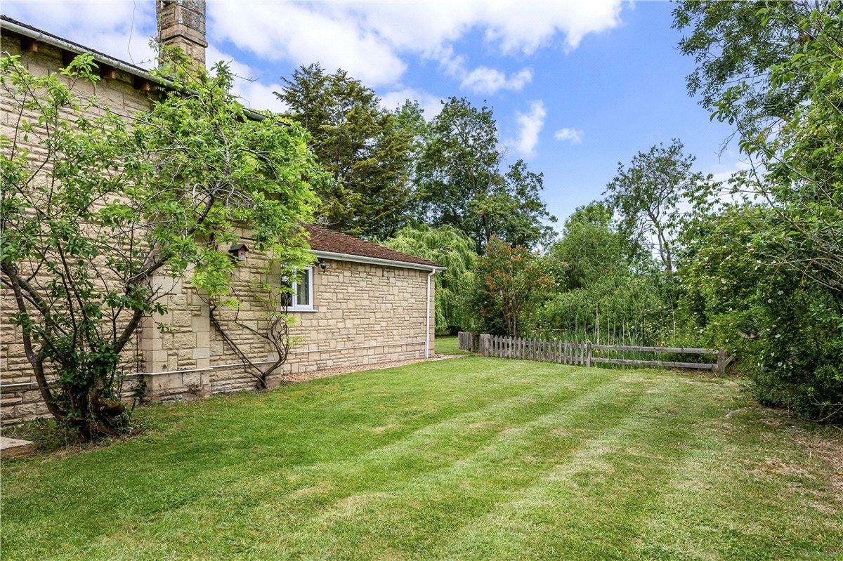4 bedroom Bungalow, Chapel Road, Great Eversden, CB23 - Available, Image 15