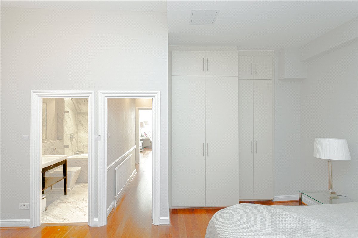 2 bedroom Flat, Princes Gate, South Kensington, SW7 - , Image 4