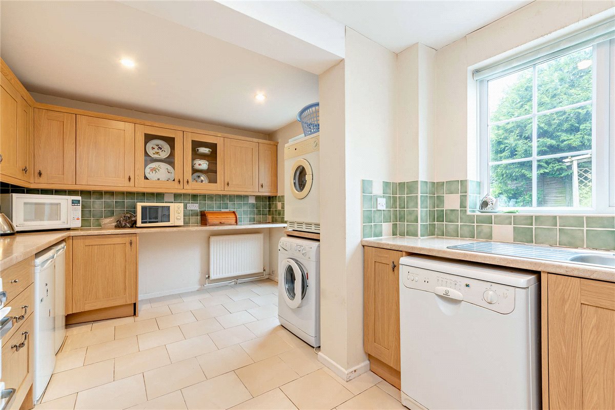 3 bedroom House, Harwood Rise, Woolton Hill, RG20 - Sold, Image 7