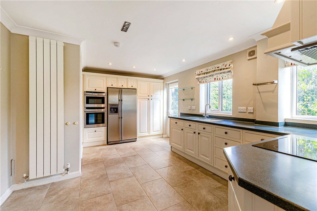 5 bedroom House, Edwards Meadow, Marlborough, SN8 - Available, Image 2