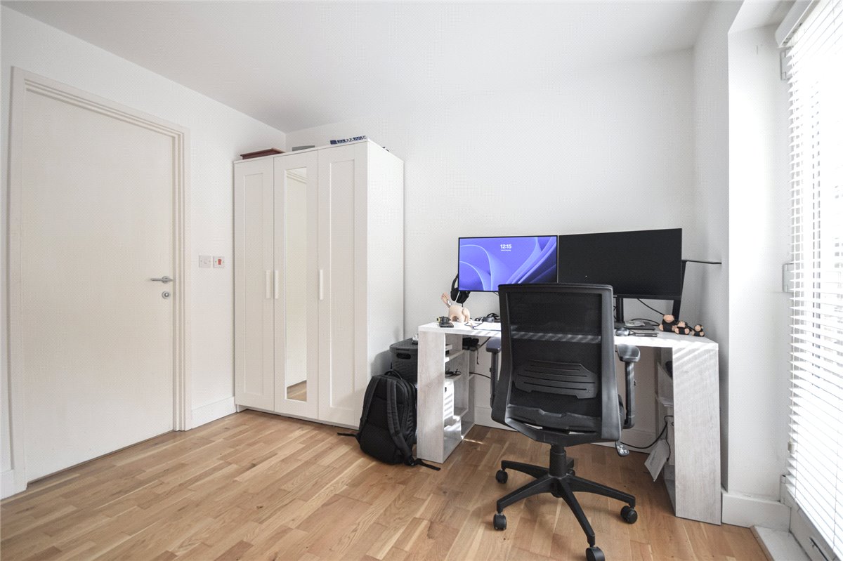 1 bedroom Flat, Union Road, Cambridge, CB2 - Sold, Image 3