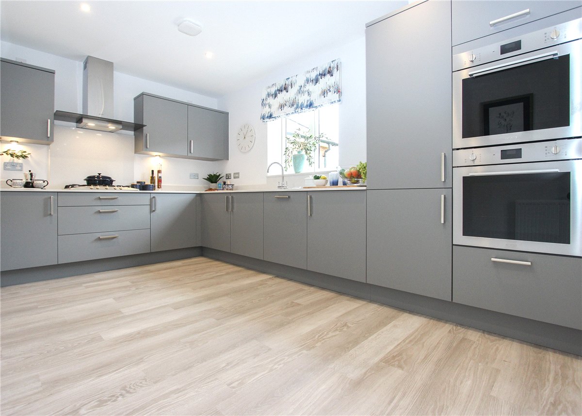 2 bedroom House, Princess Gardens, Bishops Green, RG20 - Available, Image 3