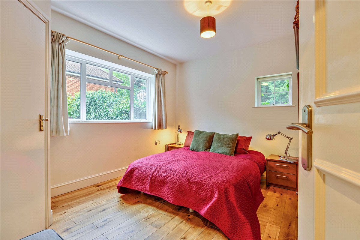 5 bedroom House, Andover Road, Newbury, RG14 - Available, Image 25