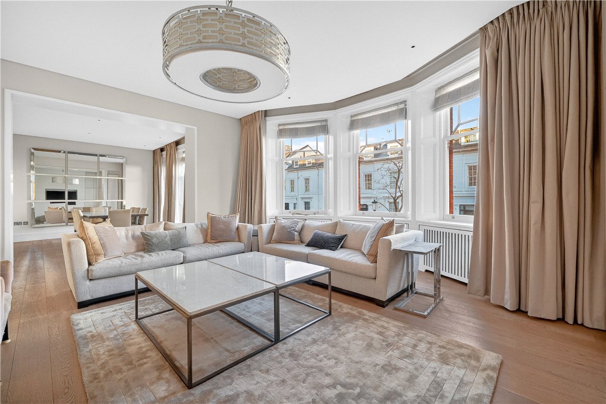 4 bedroom Flat, Wynnstay Gardens, Kensington, W8 - Available, Image 2