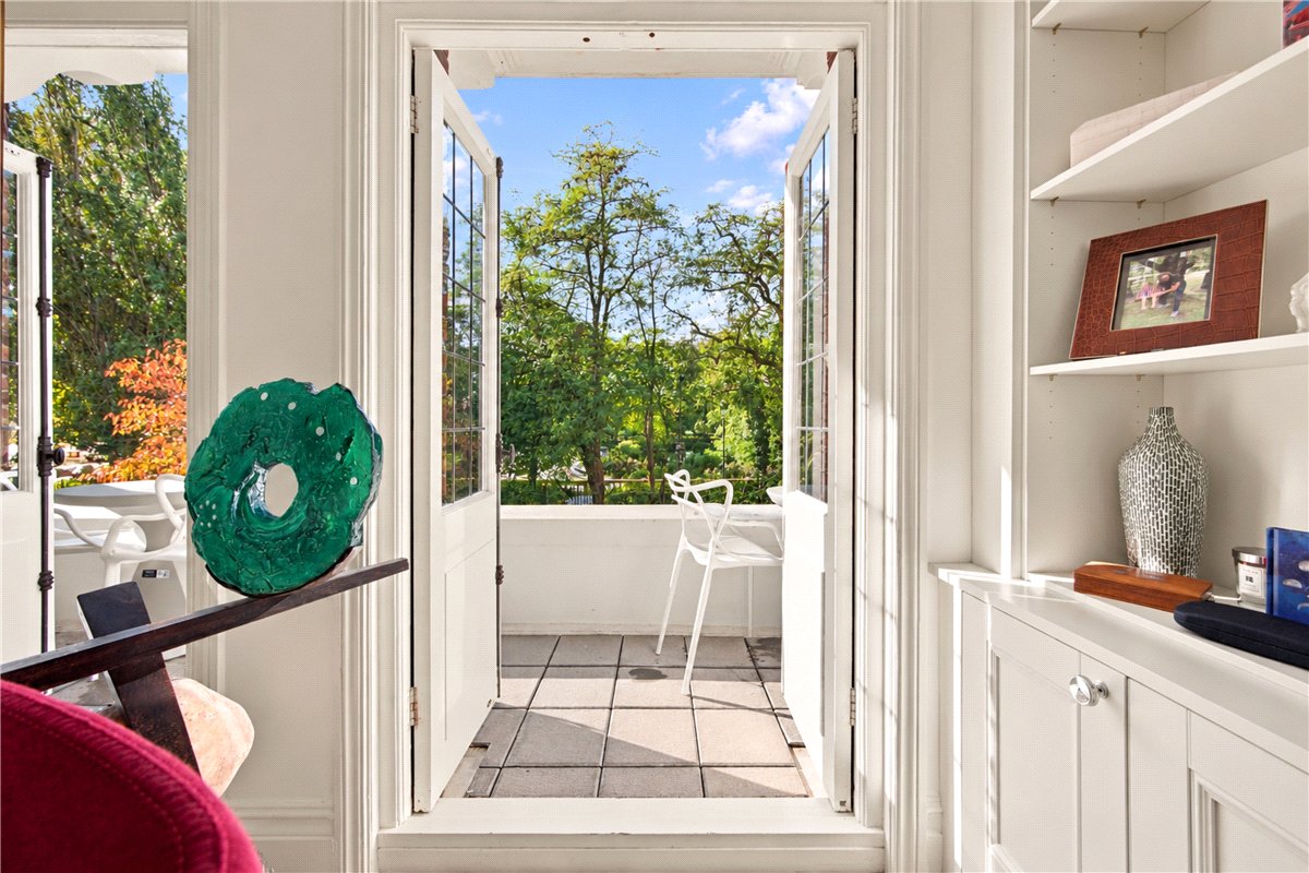 3 bedroom Flat, Bishops Mansions, Stevenage Road, SW6 - Available, Image 10