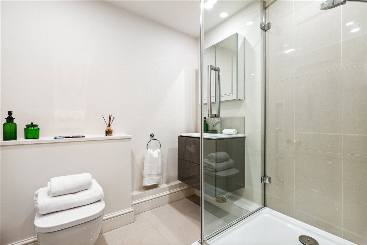 2 bedroom Maisonette, Woods Mews, Mayfair, W1K - Available, Image 11