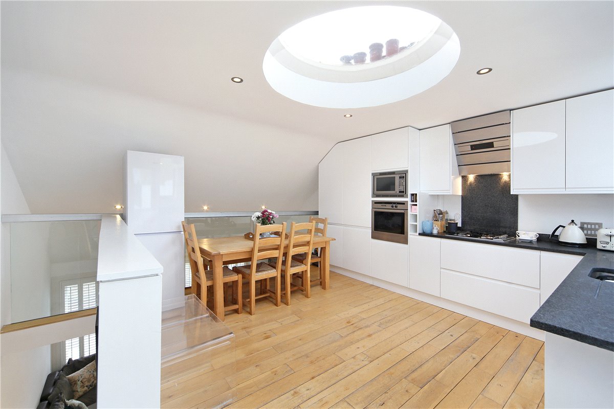 2 bedroom Flat, Queensmill Road, London, SW6 - Available, Image 1