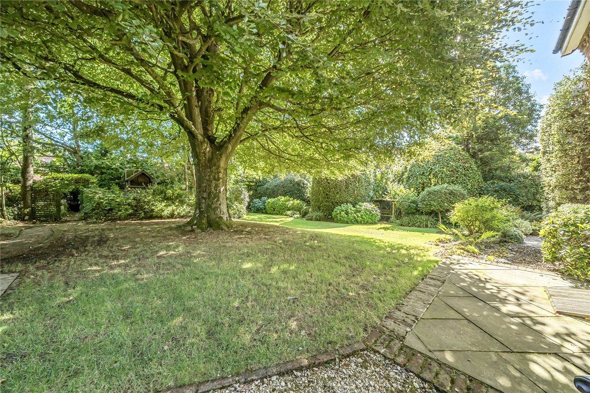 5 bedroom House, Leaze Road, Marlborough, SN8 - Available, Image 25