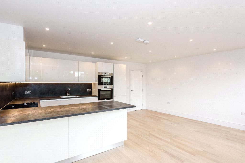 2 bedroom Flat, Northbrook Street, Newbury, RG14 - Sold