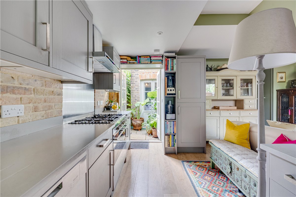 2 bedroom Flat, Trentham Street, London, SW18 - Sold, Image 10