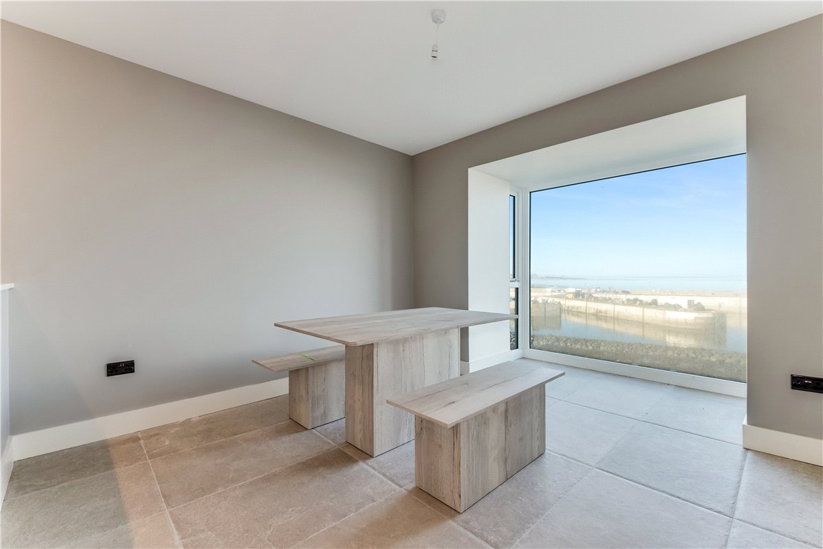 2 bedroom Flat, Farne House, 12 Crewe Street, NE68 - Available, Image 7