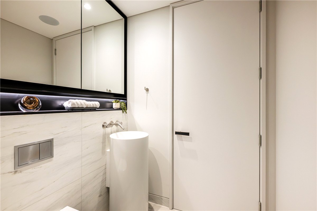 2 bedroom Flat, Cork Street, Mayfair, W1S - Available, Image 18