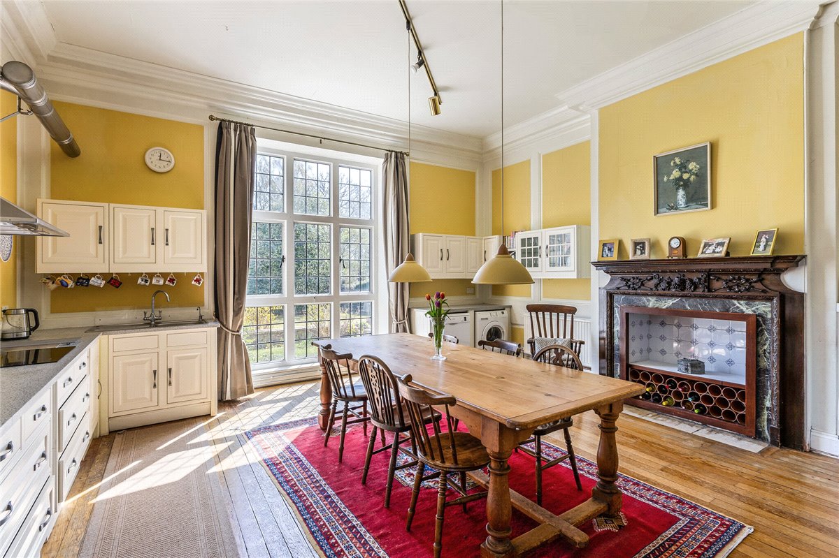 5 bedroom House, Stockcross, Newbury, RG20 - Available, Image 8