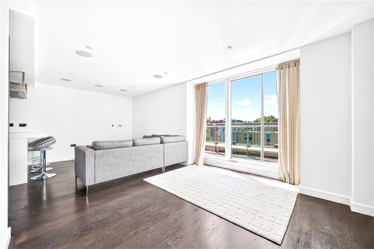 3 bedroom Flat, Gatliff Road, Pimlico, SW1W - Available