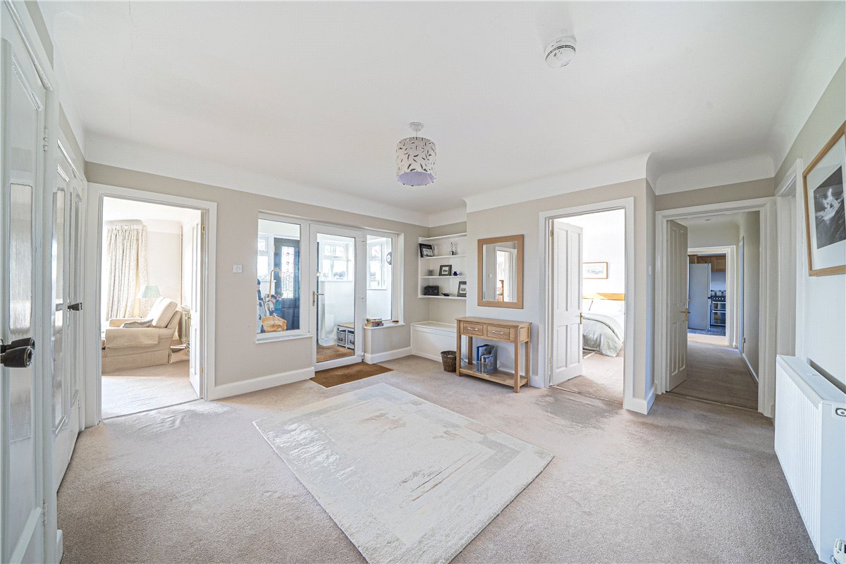 4 bedroom House, Stoke Charity Road, Kings Worthy, SO21 - Available, Image 5