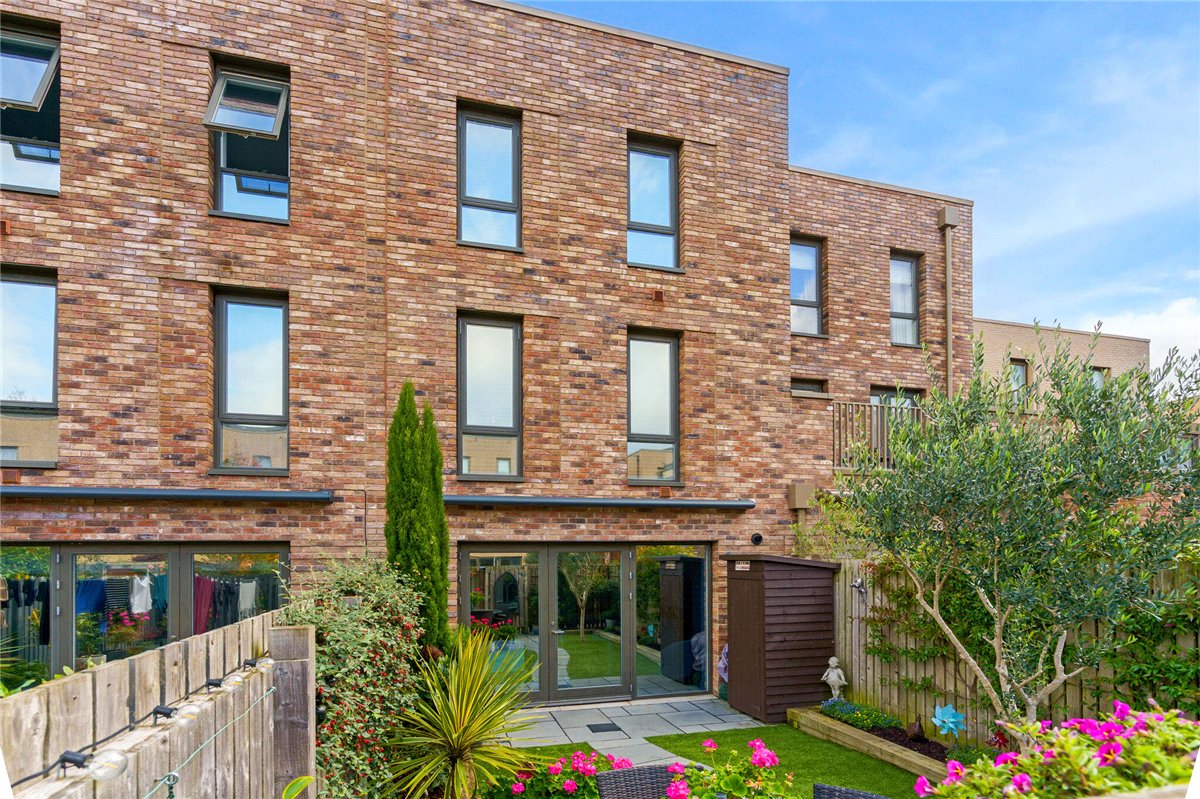3 bedroom House, Robert Street, York, YO23 - Sold, Image 2