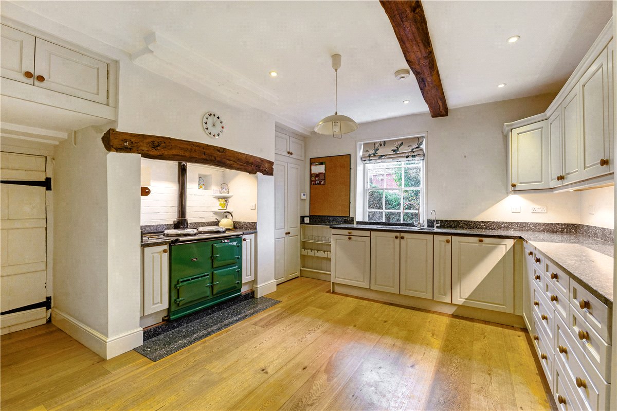 6 bedroom House, Farm Lane, Aldbourne, SN8 - Available, Image 4