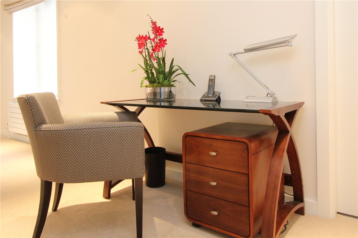 3 bedroom Flat, Holbein Place, London, SW1W - Available, Image 10