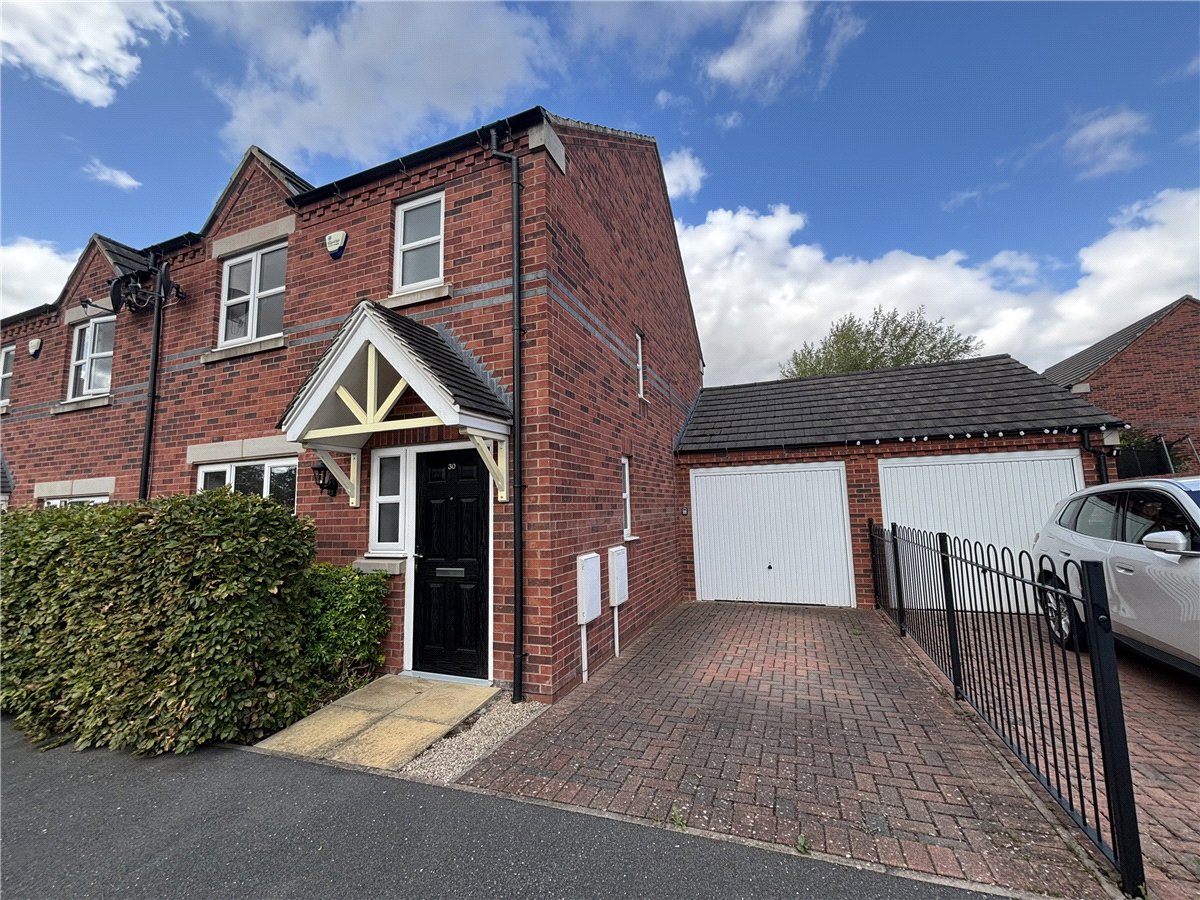 3 bedroom House, Thurgaton Way, Newton, DE55 - Available