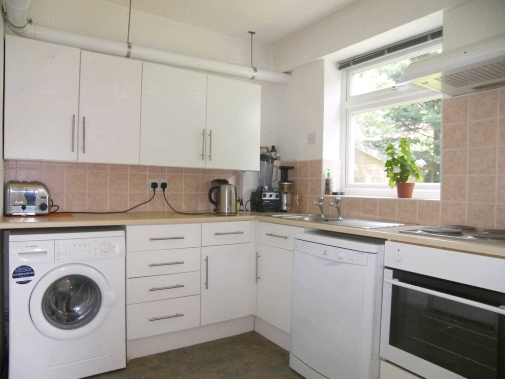 2 bedroom Maisonette, Simpson Road, Richmond, TW10 - , Image 2