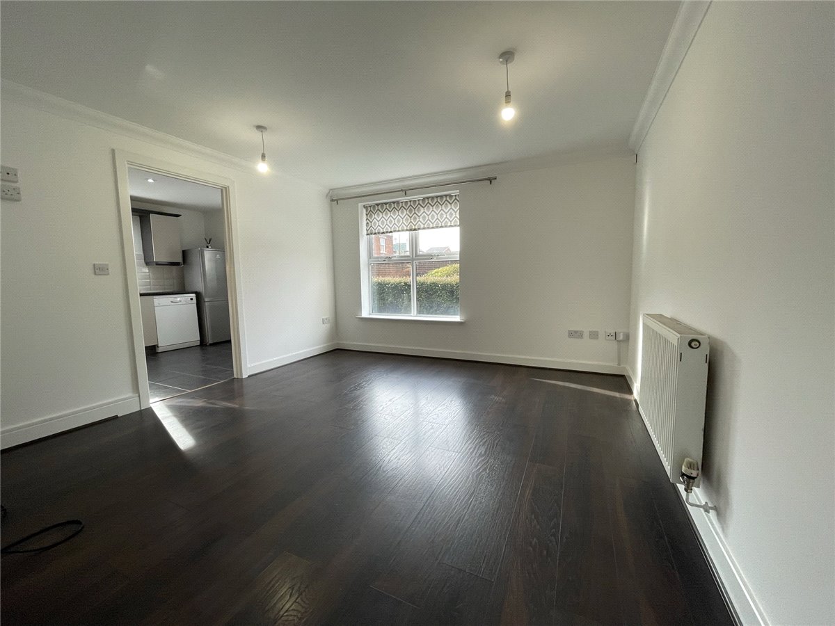 2 bedroom Flat, Regent Court, Thornycroft Close, RG14 - Available, Image 2