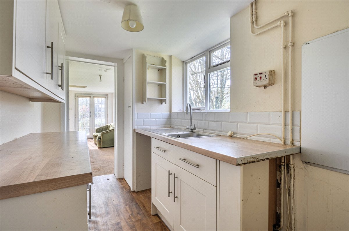 3 bedroom Cottage, Brown's Lane, Alton Barnes, SN8 - Available, Image 4