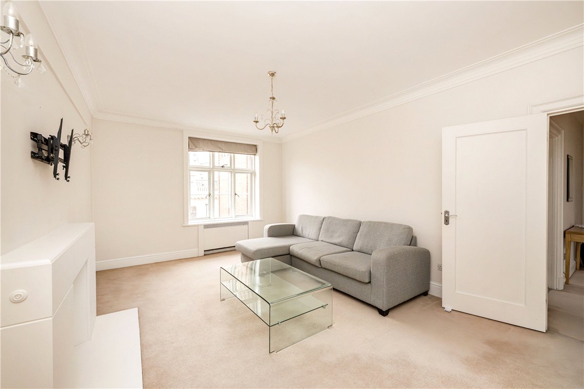 1 bedroom Flat, Chesterfield Gardens, Mayfair, W1J - Let Agreed