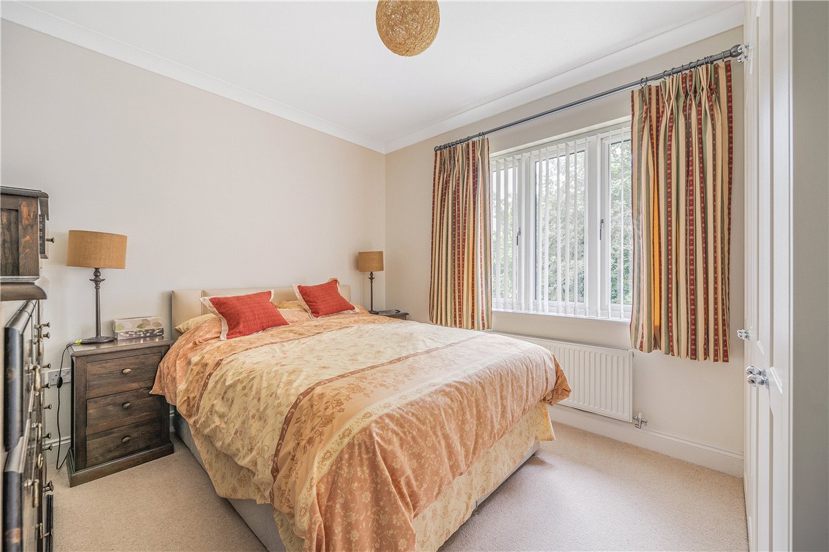 3 bedroom House, Priory Court, Marlborough, SN8 - Available, Image 12