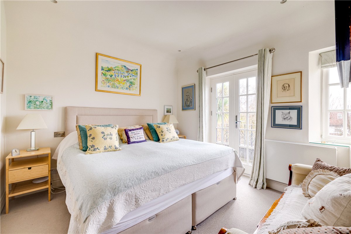 5 bedroom House, Ellerton Road, London, SW18 - Available, Image 15